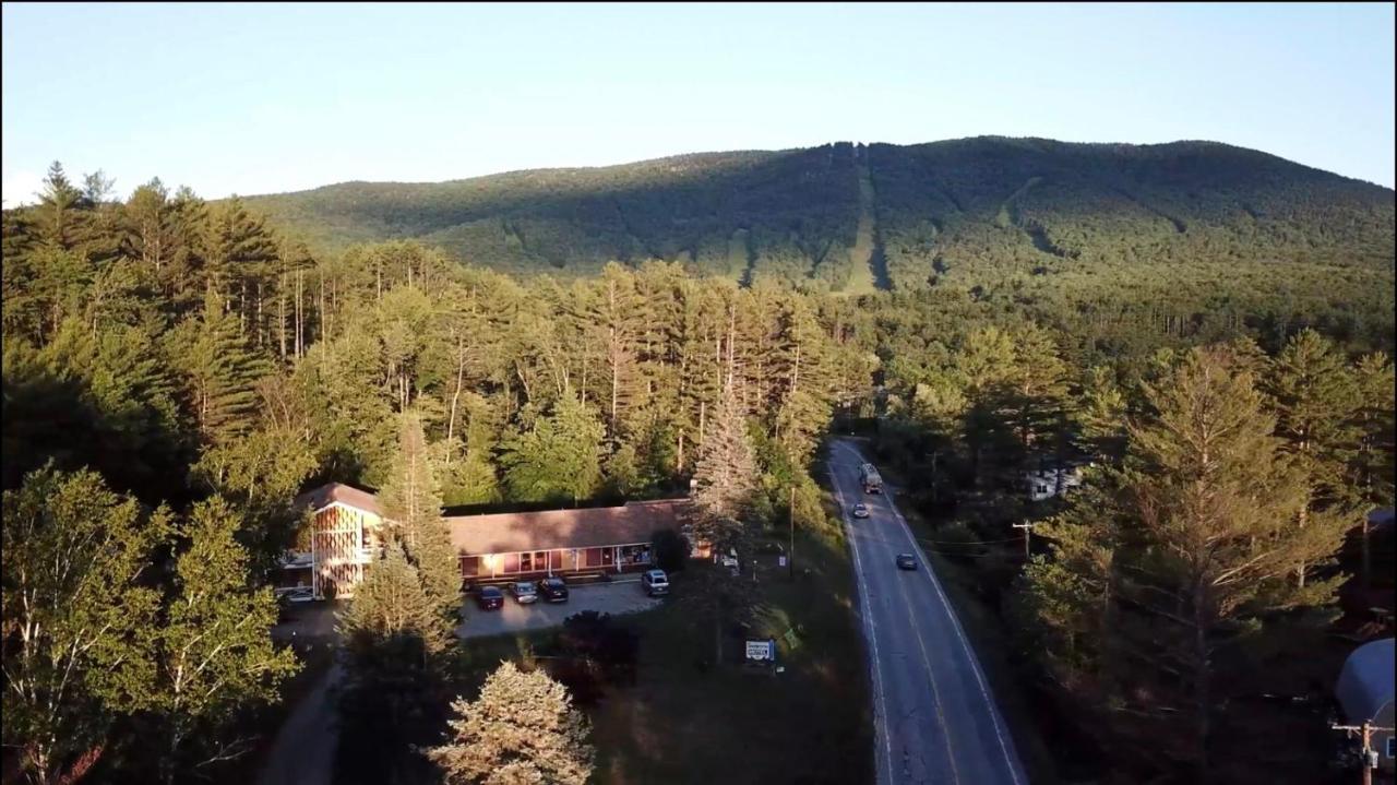 Snowdon Chalet Motel Londonderry Extérieur photo