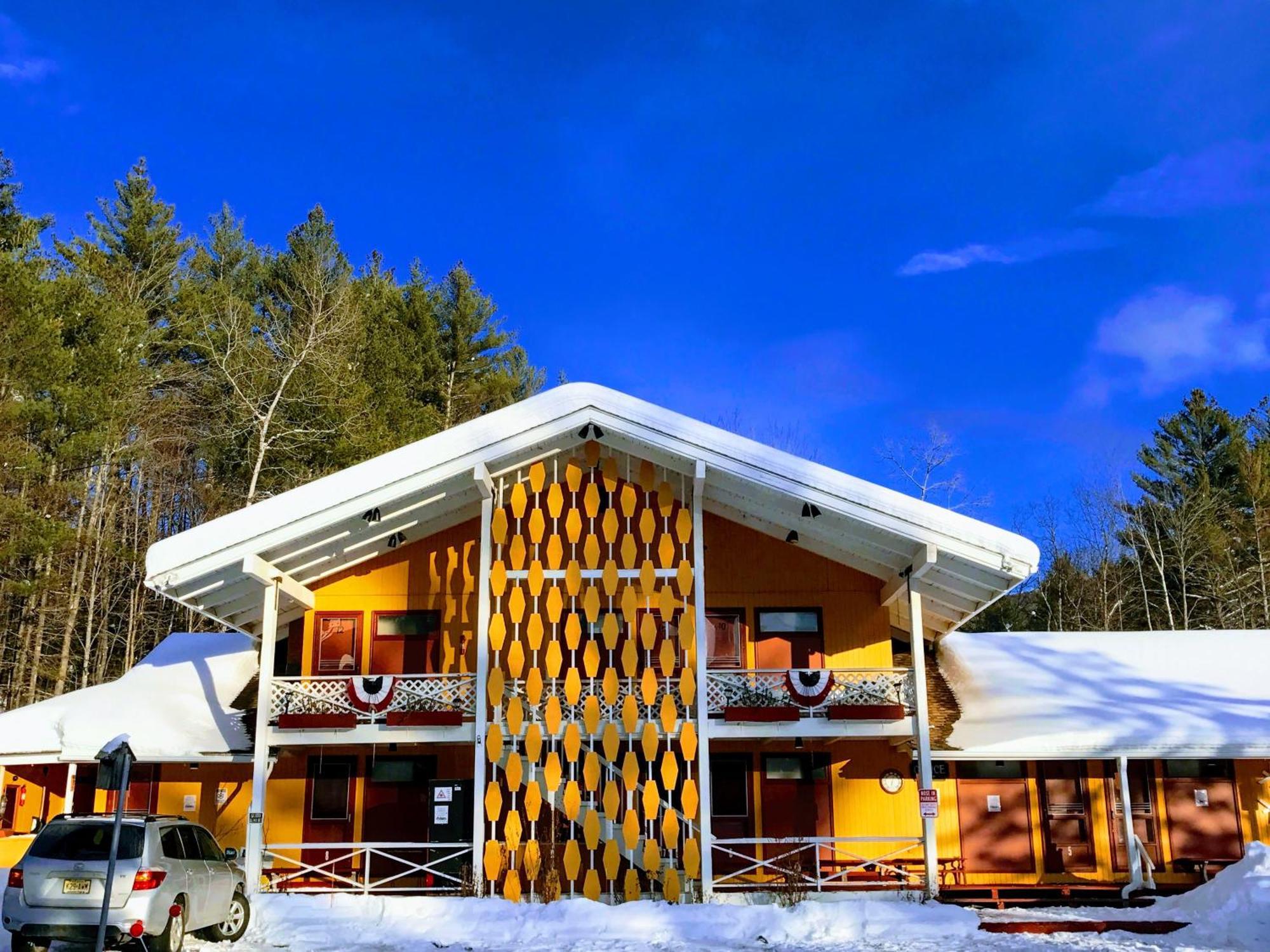 Snowdon Chalet Motel Londonderry Extérieur photo