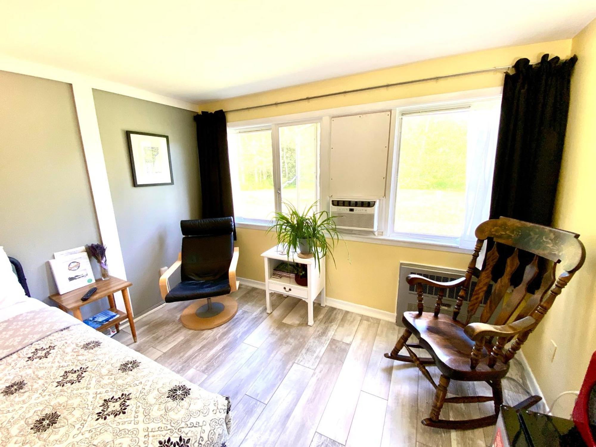 Snowdon Chalet Motel Londonderry Extérieur photo